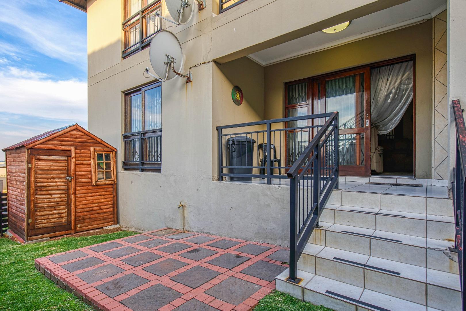 2 Bedroom Townhouse for Sale - Gauteng