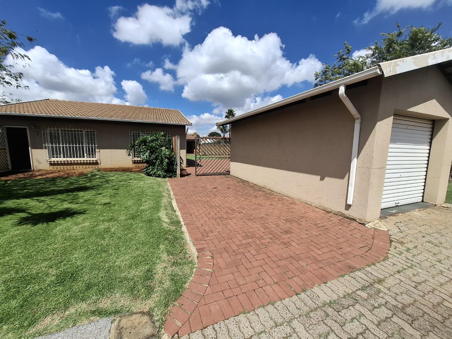 2 Bedroom Townhouse for Sale - Gauteng
