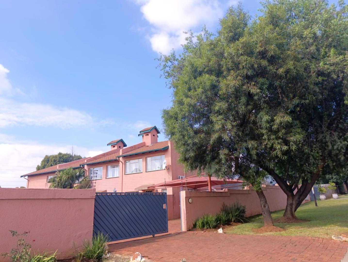 2 Bedroom Townhouse for Sale - Gauteng