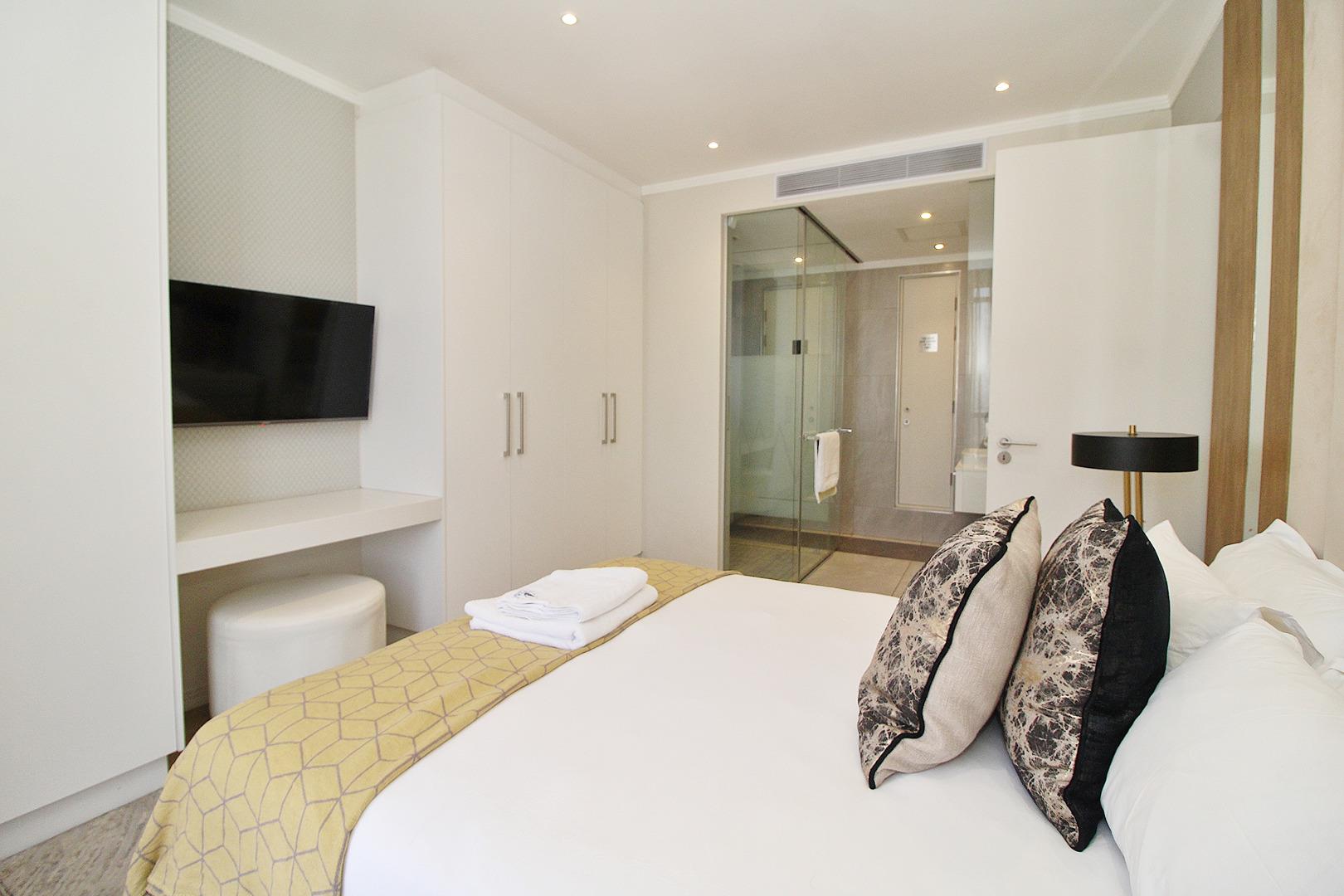 706258_Unit_1403_level_14_Masingita_Towers__(23).jpg