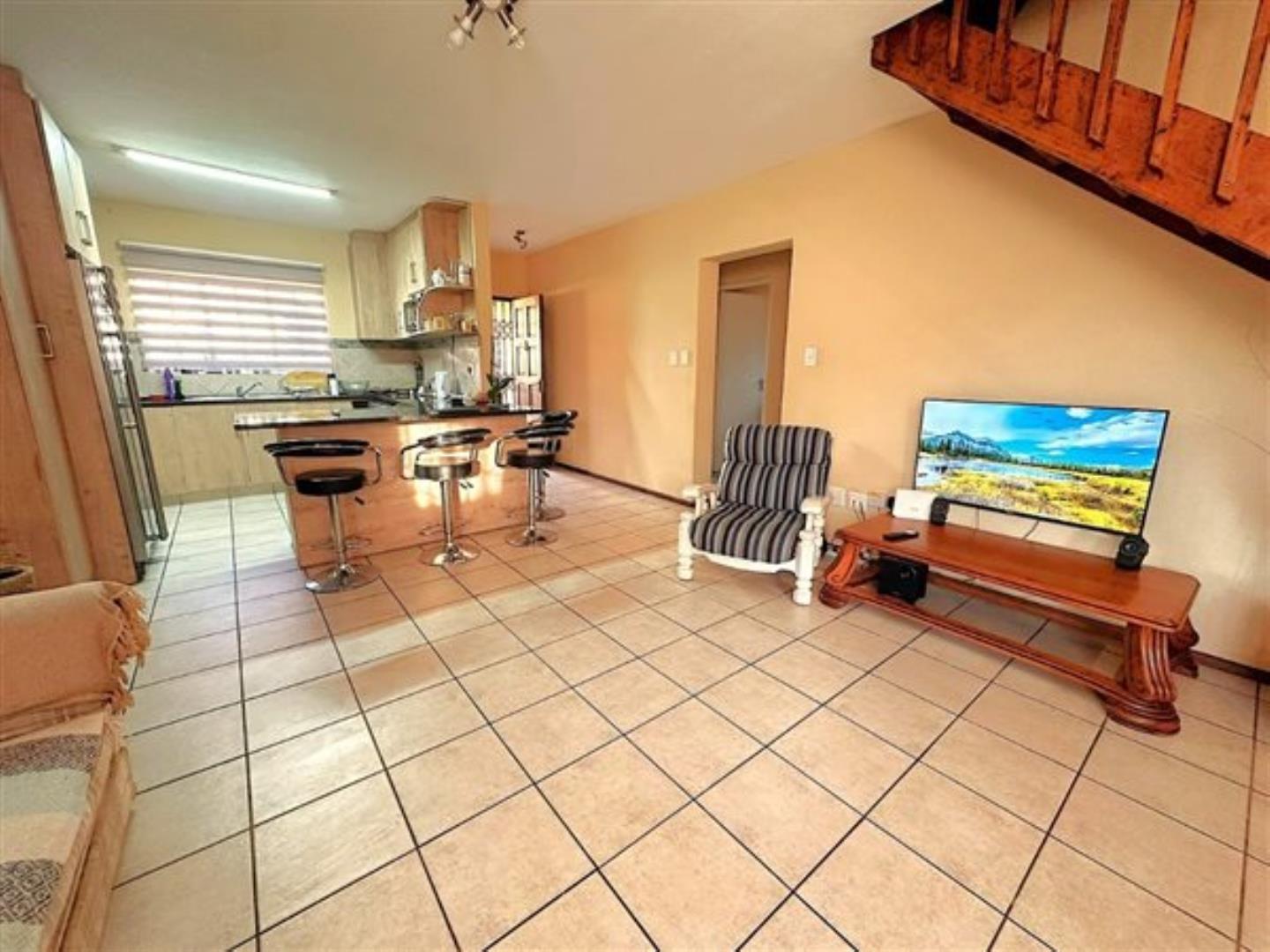 716722_property-10559399-54683449_e.jpg