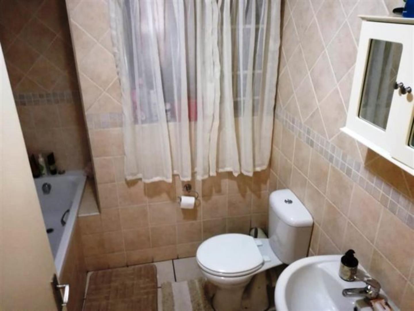 716917_property-4903130-25633478_e.jpg
