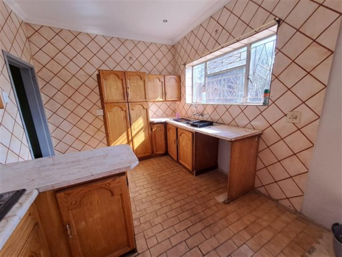 717131_property-10450592-20976944_e.jpg