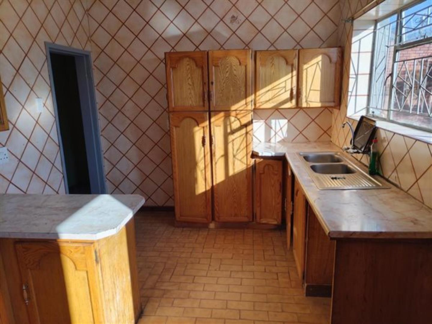 717131_property-10464175-1416203_e.jpg