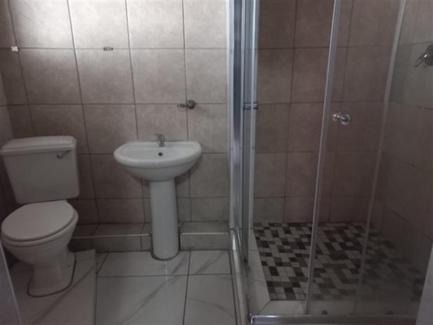 727572_property-10642880-53777196_e.jpg