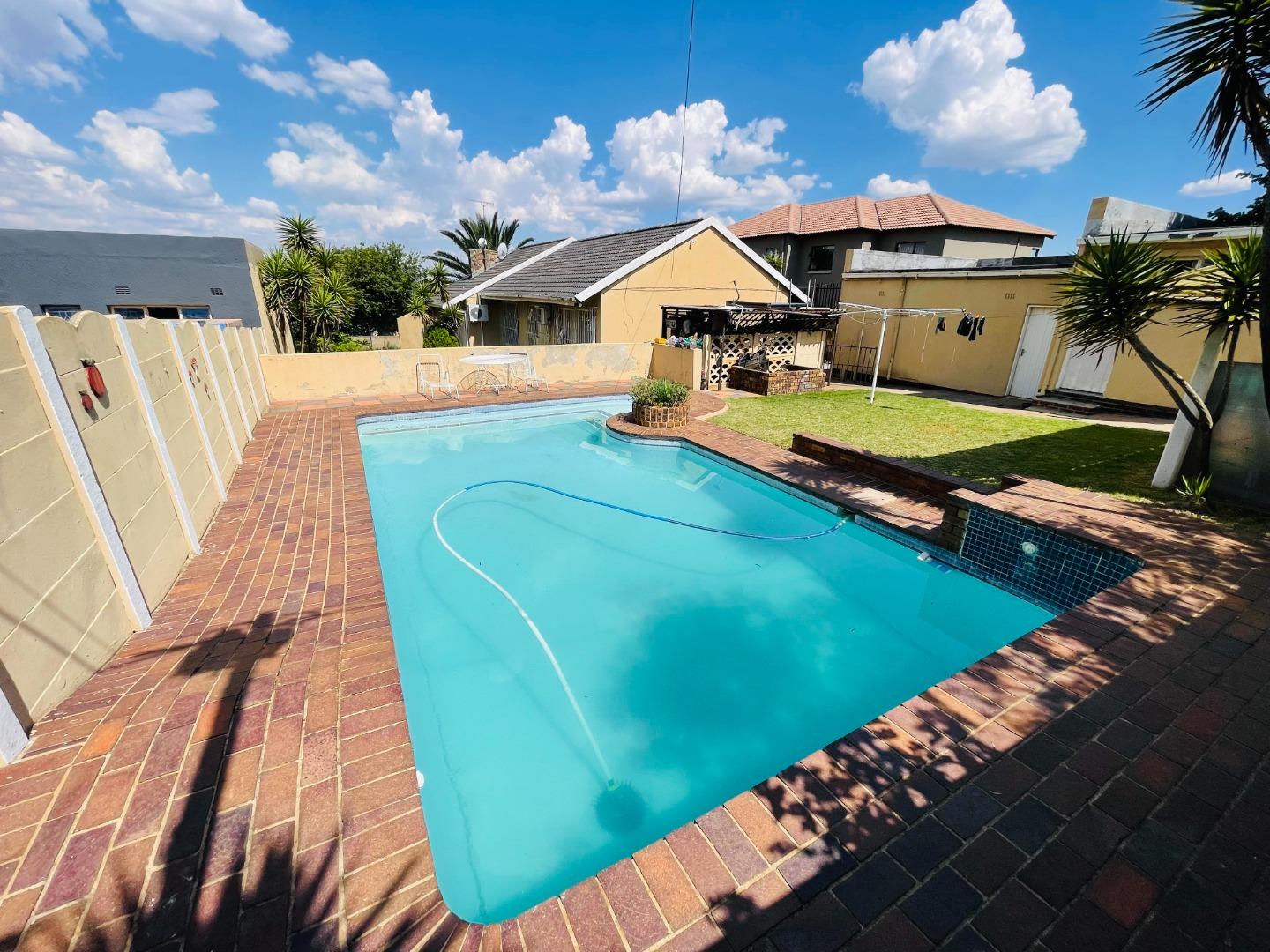 4 Bedroom House for Sale - Gauteng