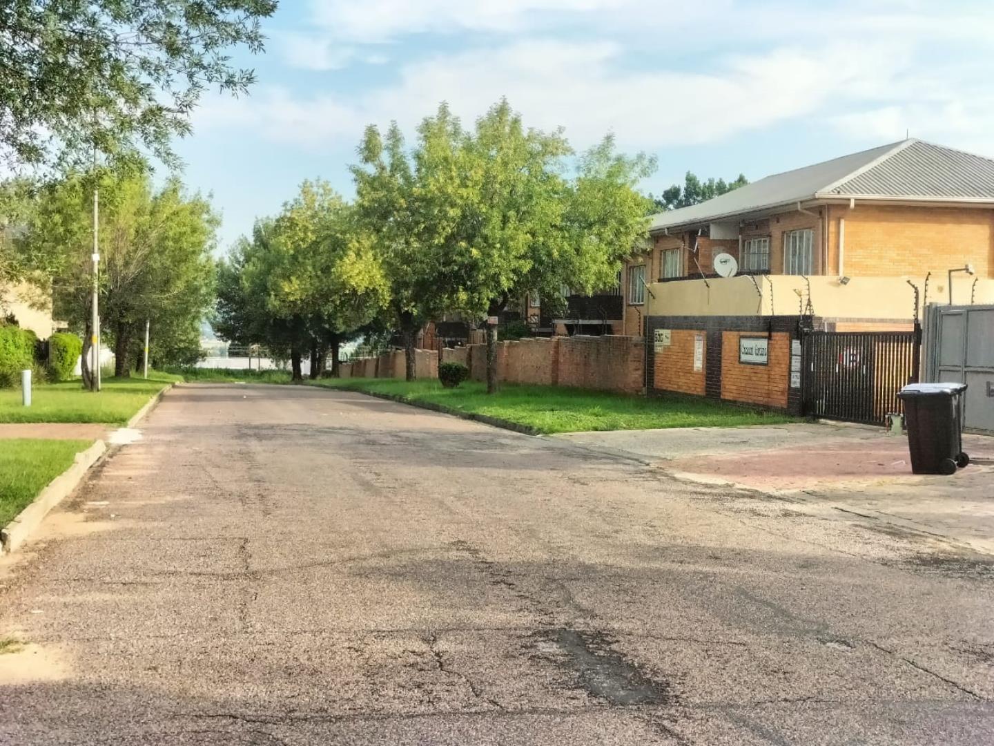 2.5 Bedroom Flat for Sale - Gauteng