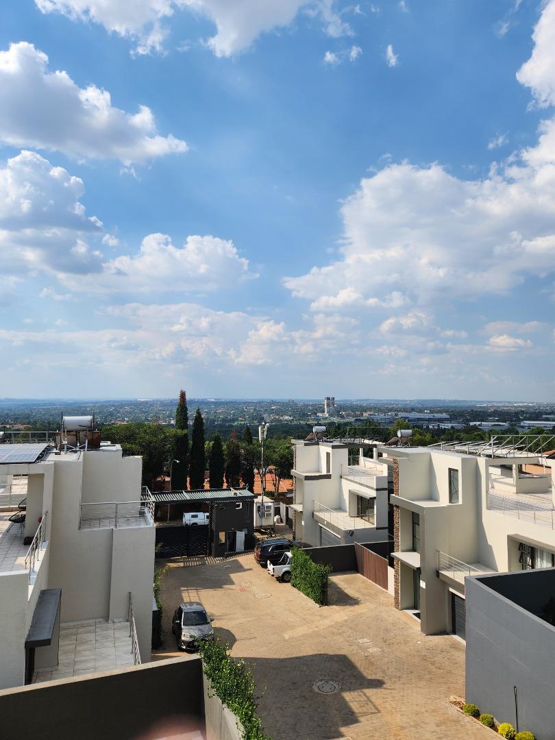 4 Bedroom Cluster for Sale - Gauteng