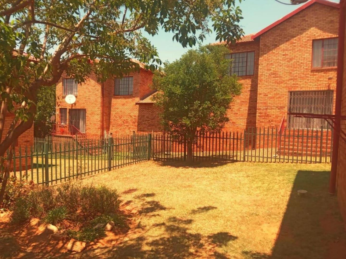3 Bedroom Townhouse for Sale - Gauteng