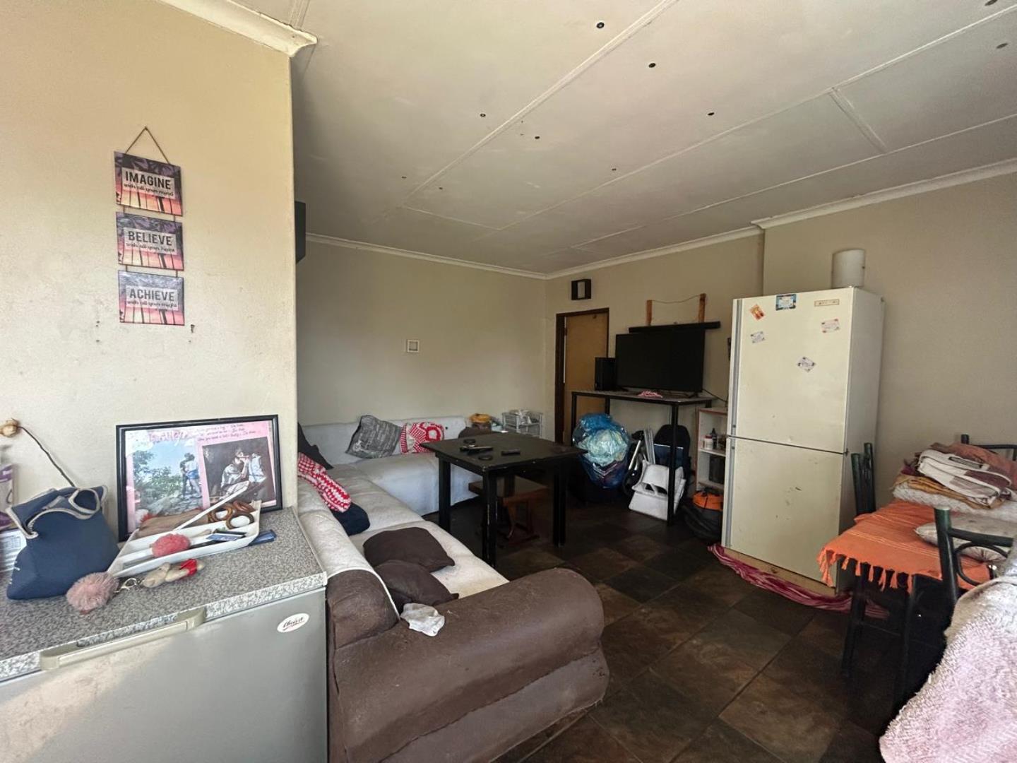 740421_living_room_2.jpg