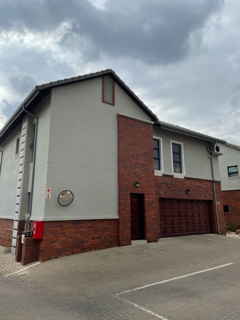 4 Bedroom Townhouse for Sale - Gauteng