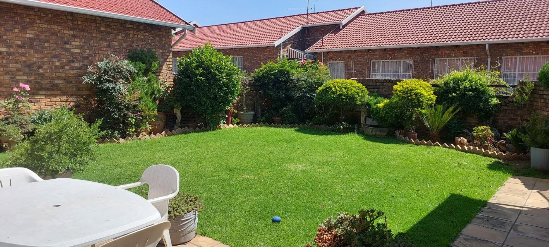 3 Bedroom Townhouse for Sale - Gauteng