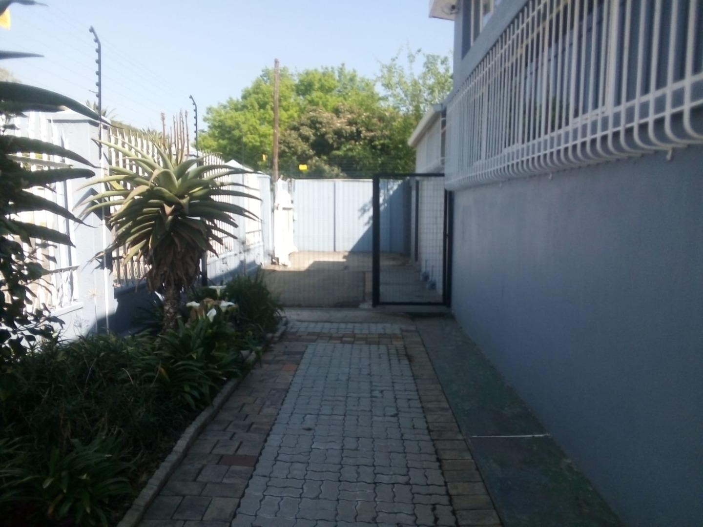 769136_125254.jpg